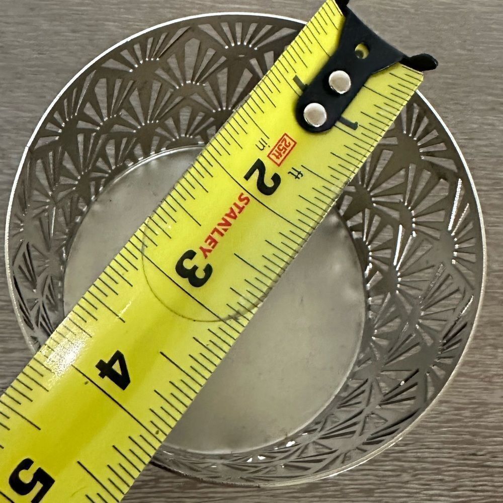 Metal Cutout Silver Starburst Candle Holder Sleeve - Picture 3 of 3
